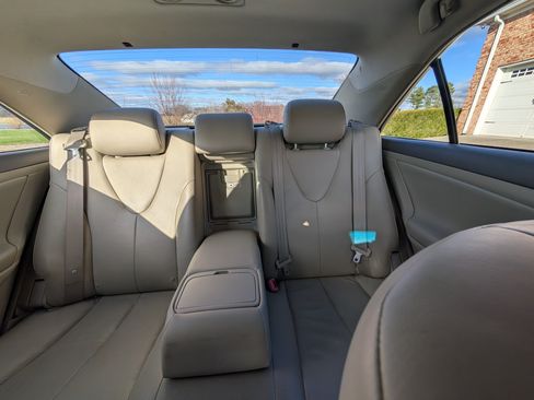 Used 2007 Toyota Camry XLE image 10