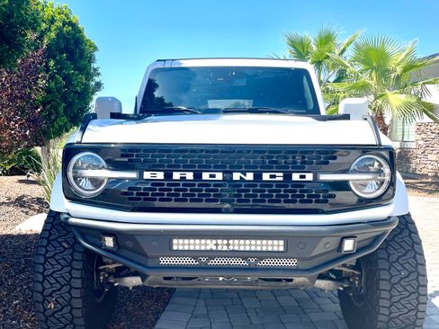 Used 2023 Ford Bronco Wildtrak image 6