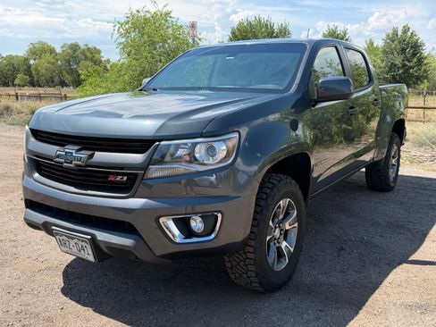 Used 2015 Chevrolet Colorado Z71 w/ LPO, Gearon Divider Package AWD/4WD image 2