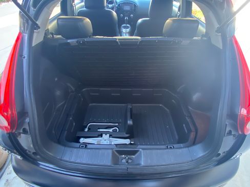 Used 2011 Nissan Juke SL image 11