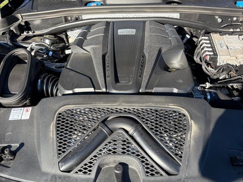 Used 2020 Porsche Macan S image 19