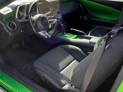 Used 2010 Chevrolet Camaro LT image 2