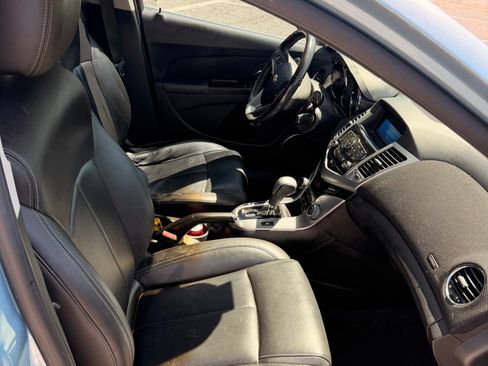 Used 2011 Chevrolet Cruze LTZ FWD image 8
