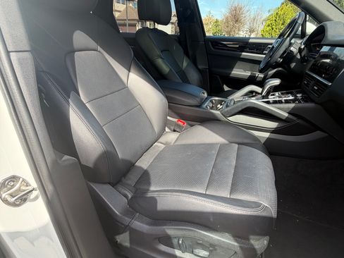 Used 2022 Porsche Cayenne E-Hybrid image 23