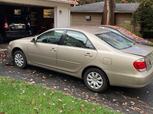 Used 2005 Toyota Camry LE image 4
