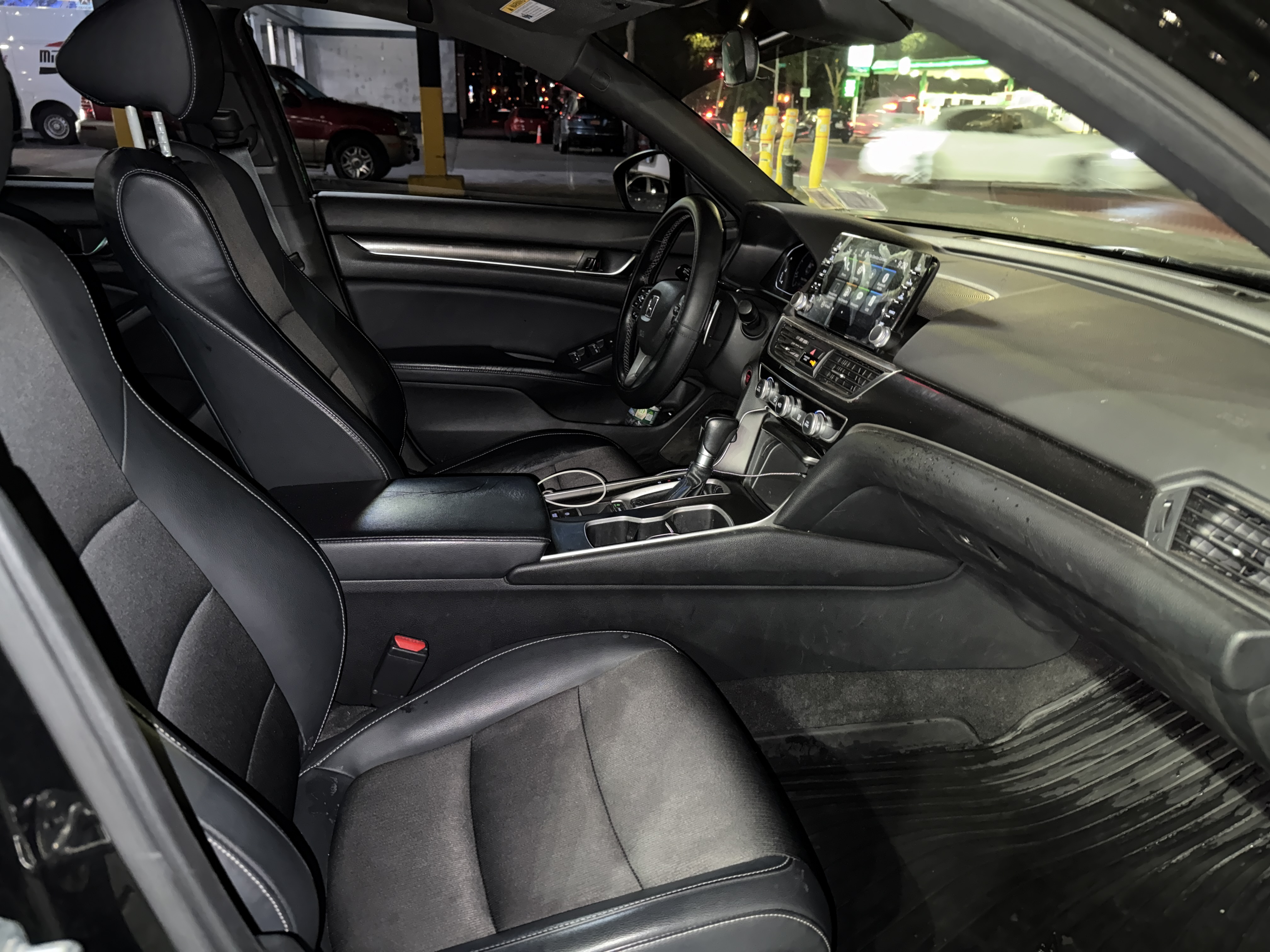 Used 2018 Honda Accord Sport image 12