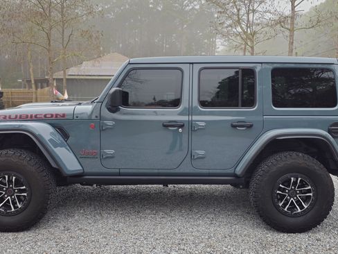 Used 2024 Jeep Wrangler Unlimited Rubicon AWD/4WD image 1