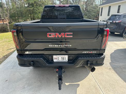 Used 2025 GMC Sierra 2500 AT4X w/ AT4X AEV Edition image 8