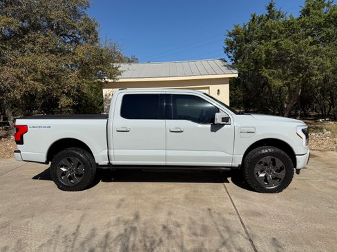 Used 2023 Ford F150 Lightning Lariat w/ Equipment Group 511A High image 1