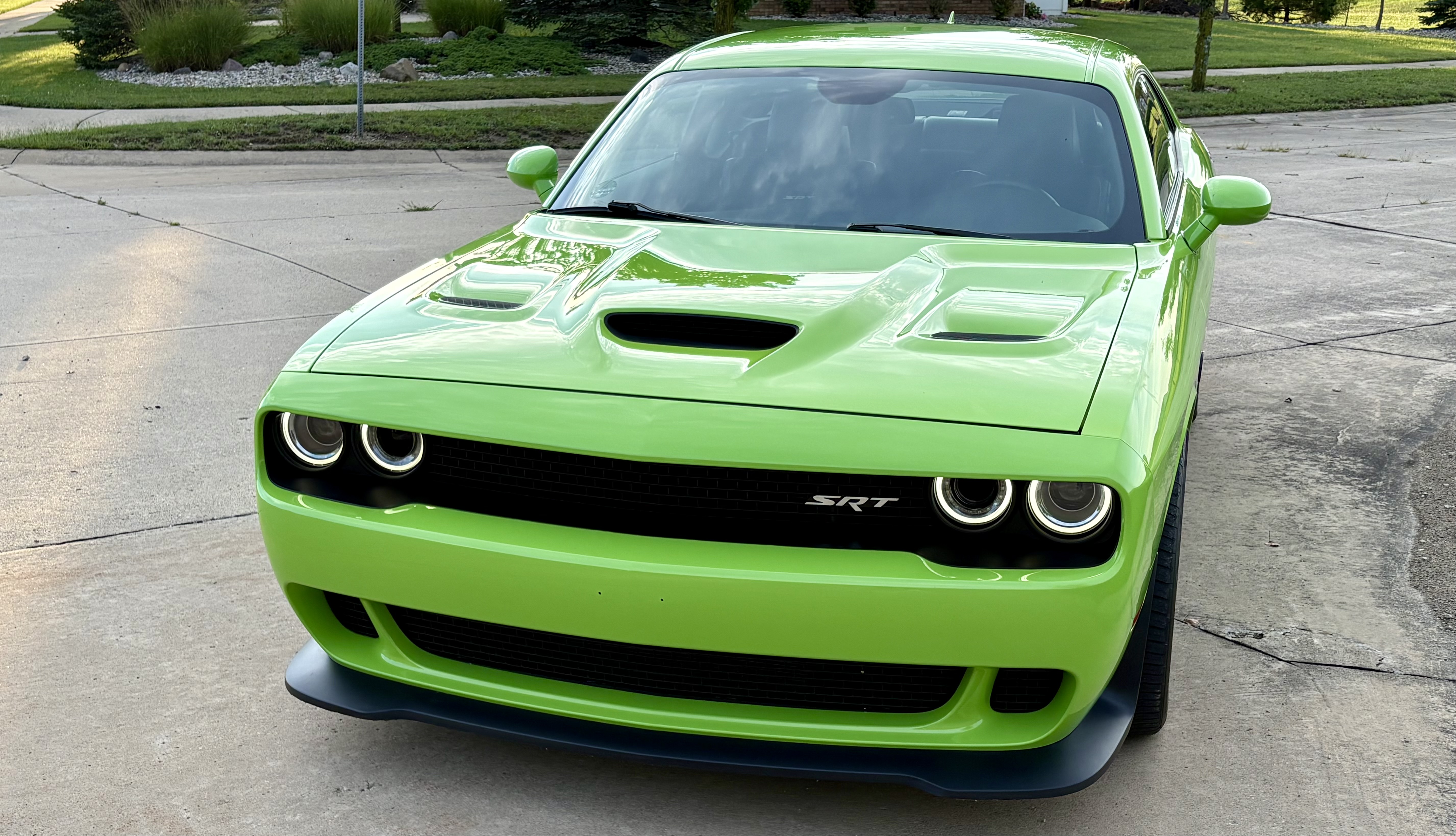 Used 2015 Dodge Challenger SRT Hellcat RWD image 2