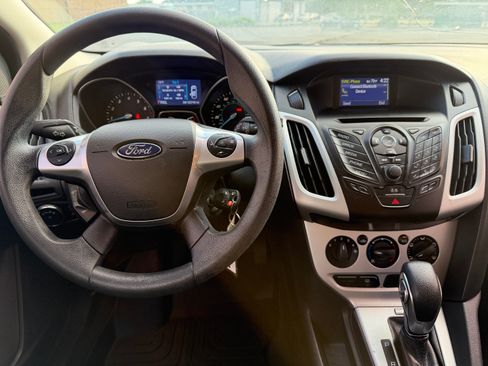 Used 2014 Ford Focus SE FWD image 10