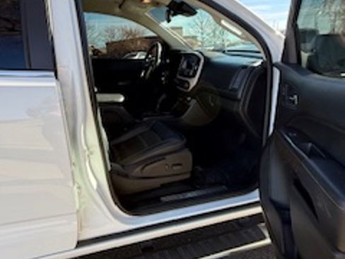 Used 2019 GMC Canyon Denali image 5