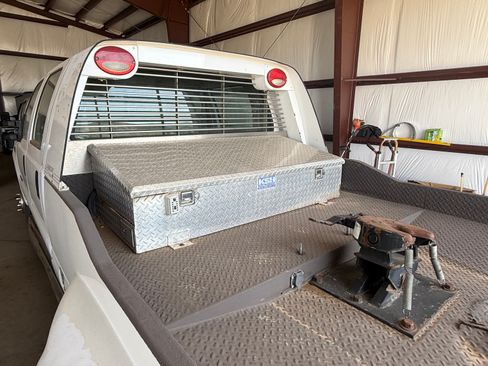 Used 1999 Ford F550 176 WB image 8