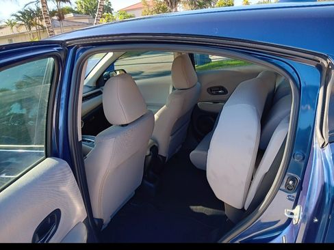 Used 2016 Honda HR-V LX image 9