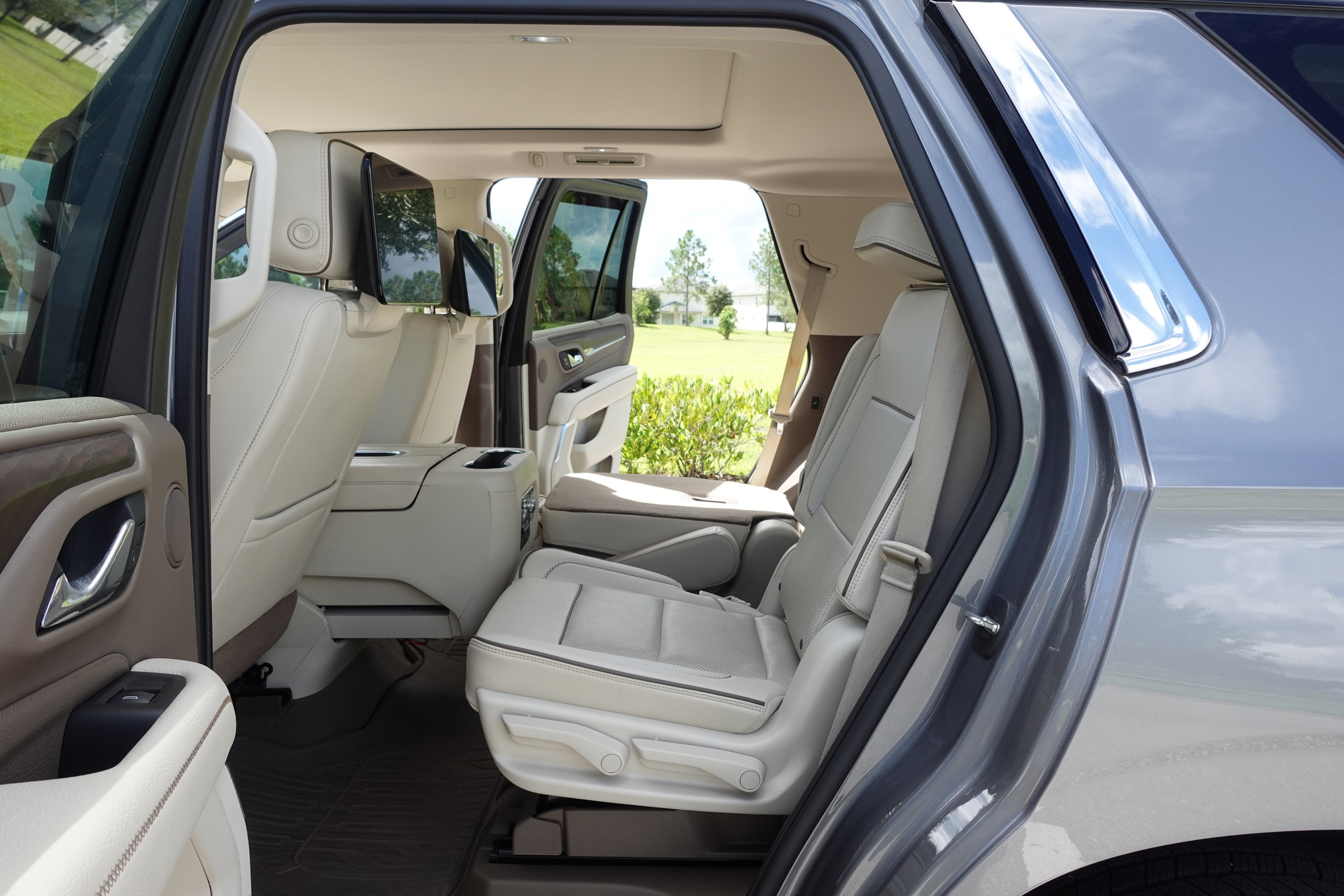 Used 2021 GMC Yukon Denali w/ Denali Ultimate Package AWD/4WD image 21