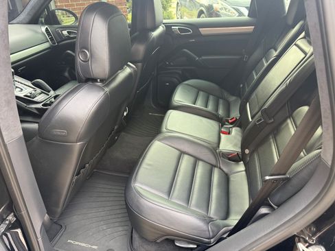 Used 2014 Porsche Cayenne GTS image 14