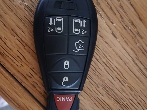 Used 2014 Dodge Grand Caravan SXT image 5