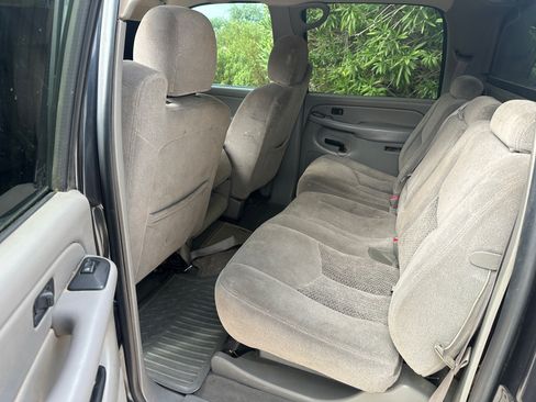 Used 2005 Chevrolet Avalanche Z71 w/ Preferred Equipment Group image 11