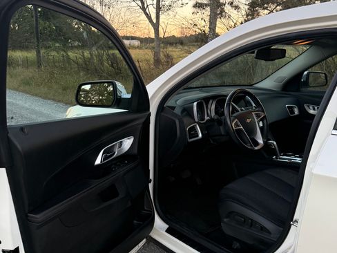 Used 2013 Chevrolet Equinox LT w/ Chrome Package image 6