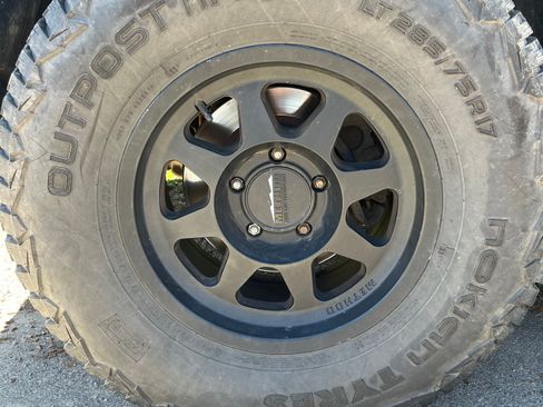 Used 2019 RAM 1500 Classic SLT AWD/4WD image 10