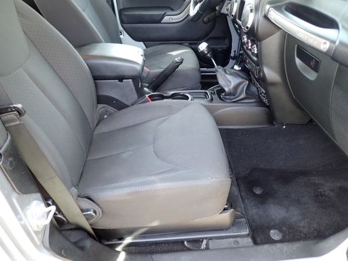 Used 2015 Jeep Wrangler Sport image 19