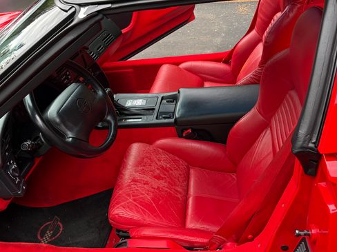 Used 1996 Chevrolet Corvette Coupe RWD image 6