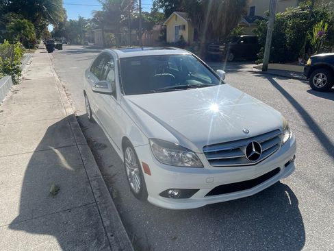 Used 2009 Mercedes-Benz C 300 Sedan image 8