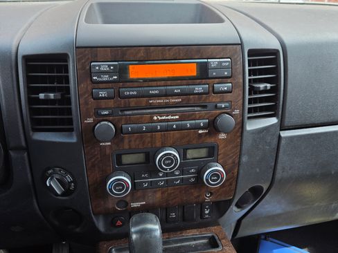 Used 2008 Nissan Titan LE AWD/4WD image 13