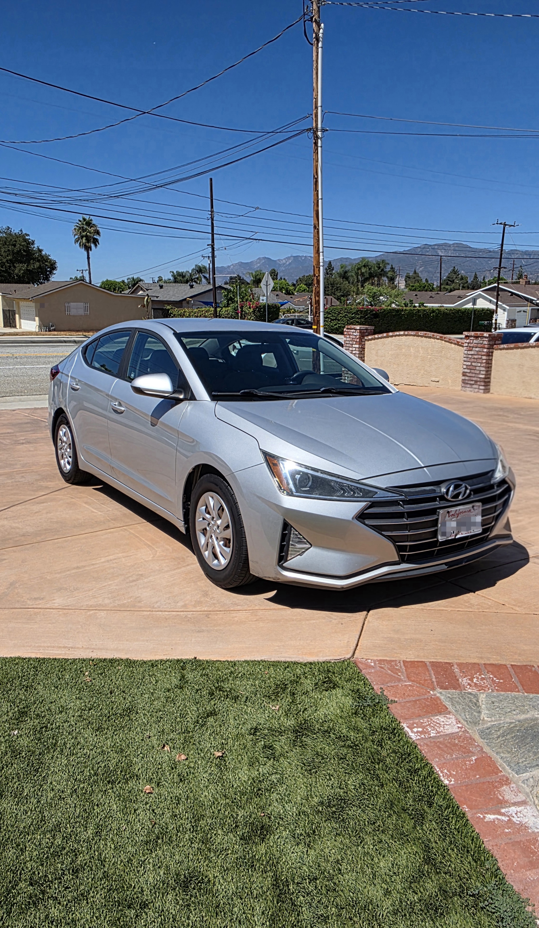 Used 2019 Hyundai Elantra SE FWD image 1
