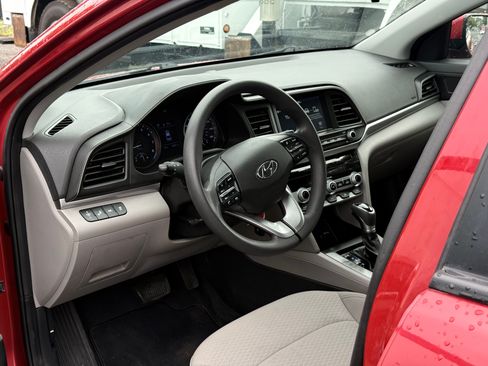 Used 2020 Hyundai Elantra SEL FWD image 14