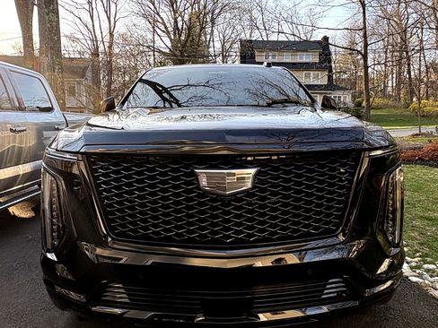 Used 2026 Cadillac Escalade ESV Platinum Sport w/ LPO, ONYX Package image 2