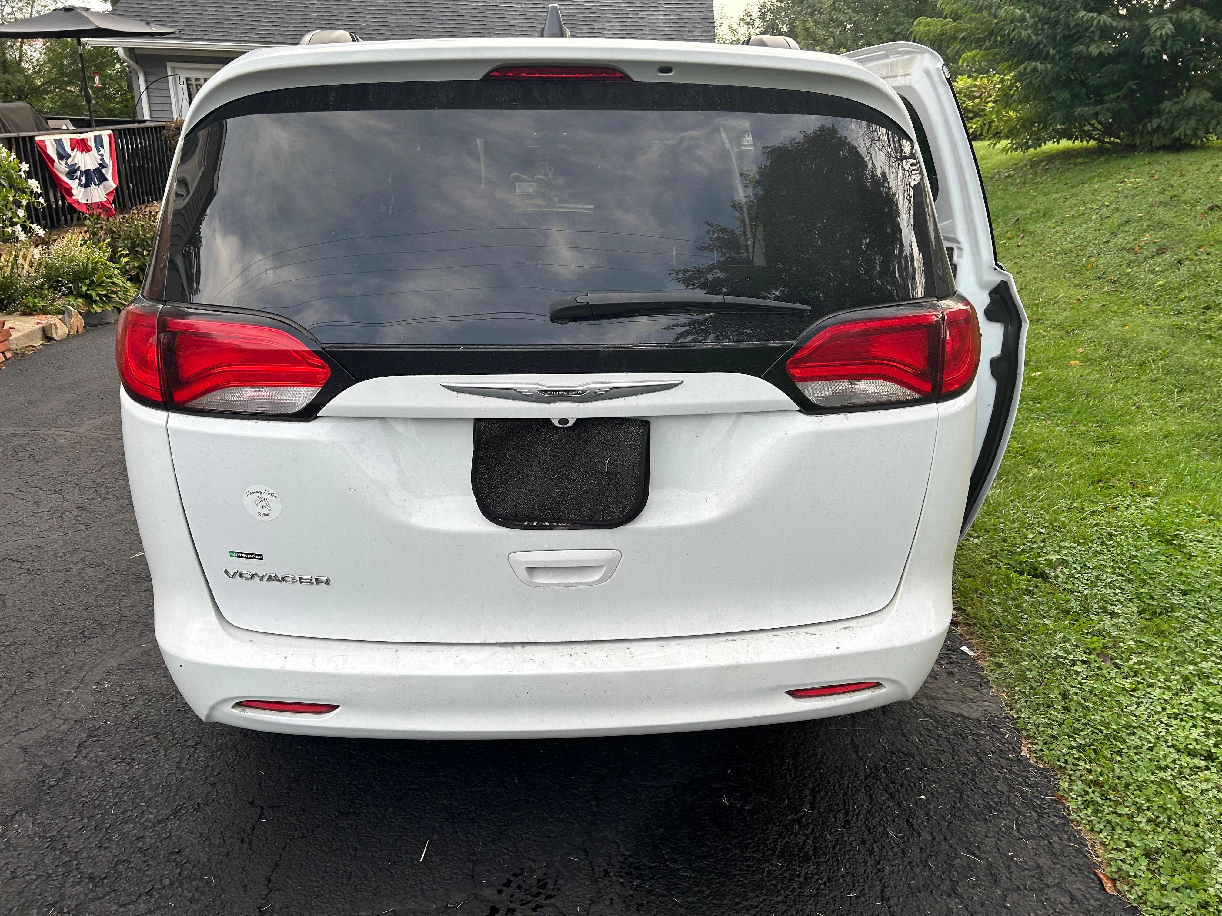 Used 2021 Chrysler Voyager Lxi FWD image 12