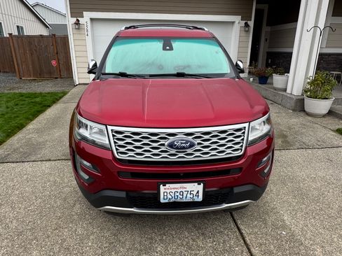Used 2016 Ford Explorer Platinum image 30