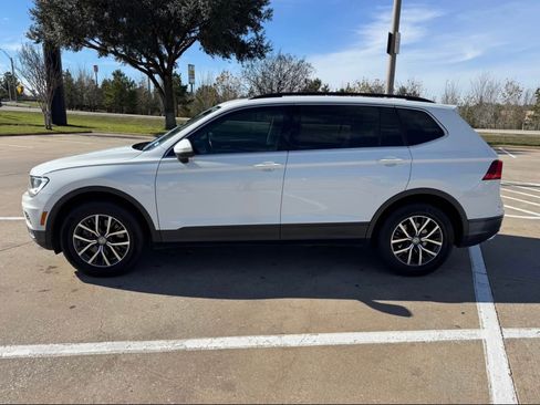 Used 2019 Volkswagen Tiguan SE image 2