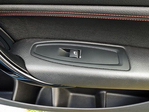 Used 2019 BMW 230i Coupe w/ Convenience Package image 21