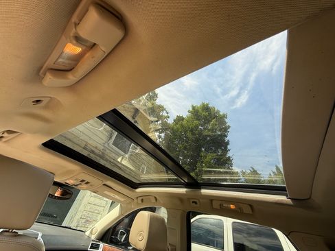 Used 2010 Cadillac SRX Performance image 12