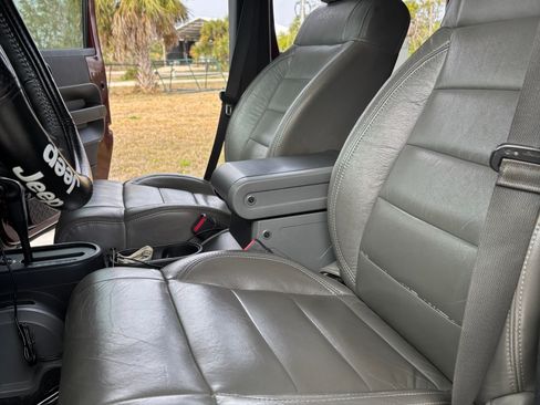 Used 2007 Jeep Wrangler Unlimited Sahara image 11