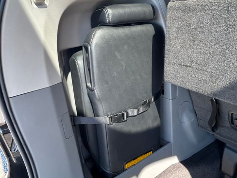 Used 2014 Toyota Sienna SE w/ SE Premium Package w/Entune image 20