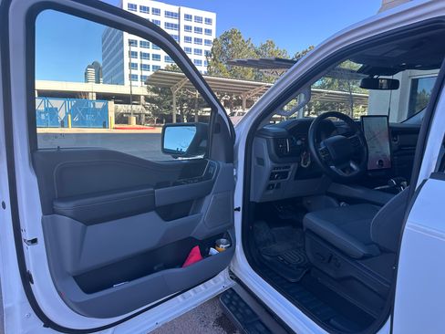 Used 2024 Ford F150 Lightning Flash image 4