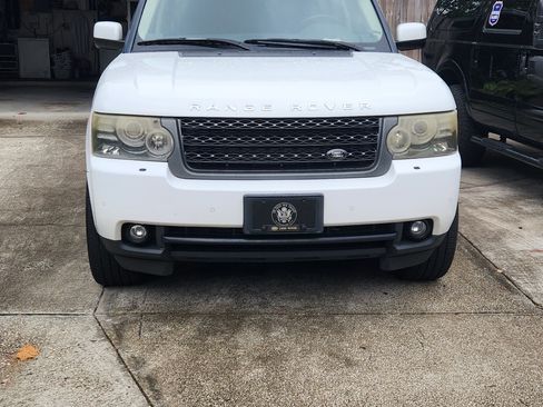 Used 2011 Land Rover Range Rover HSE image 1