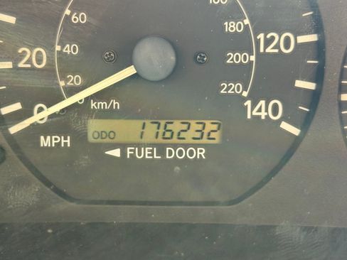 Used 2001 Toyota Camry LE image 8