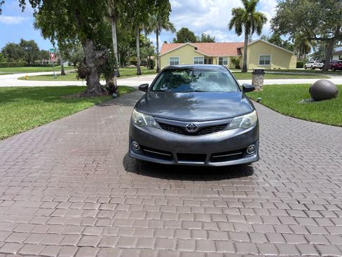 Used 2012 Toyota Camry SE FWD image 2