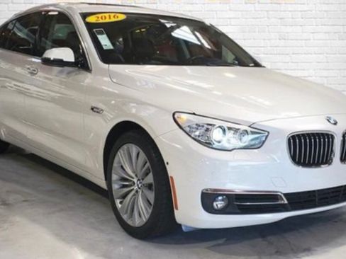 Used 2016 BMW 535i Gran Turismo image 13