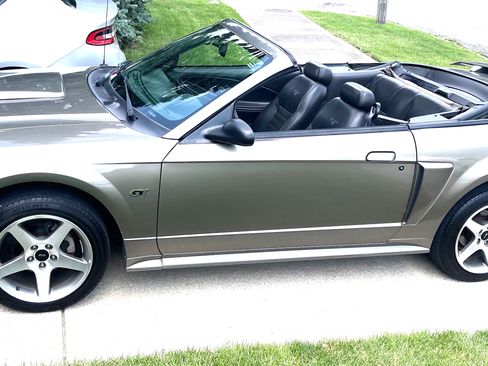 Used 2002 Ford Mustang GT image 1