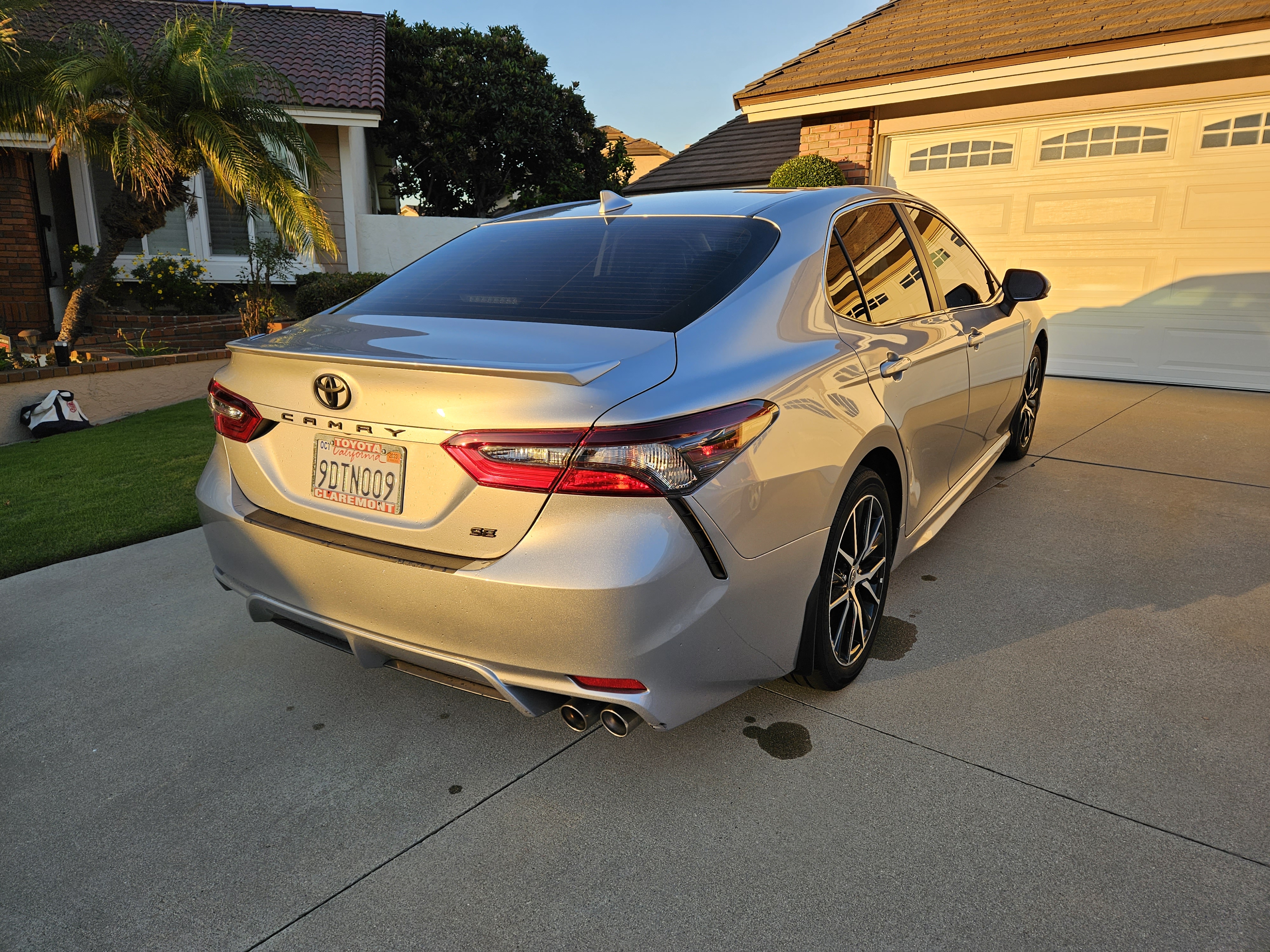 Used 2023 Toyota Camry SE FWD image 31