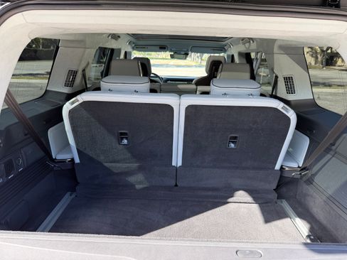 Used 2023 Rivian R1S Launch Edition image 11