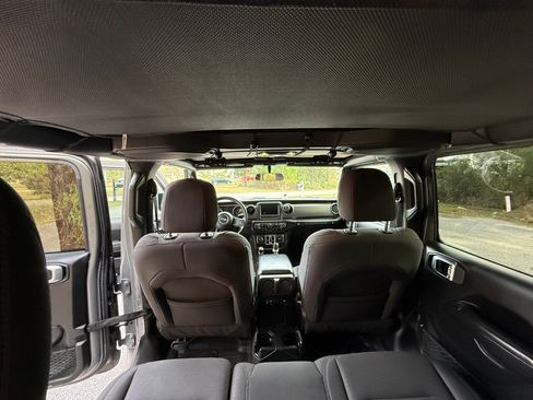 Used 2019 Jeep Wrangler Unlimited Sport S image 8