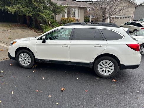 Used 2016 Subaru Outback 2.5i Premium image 14