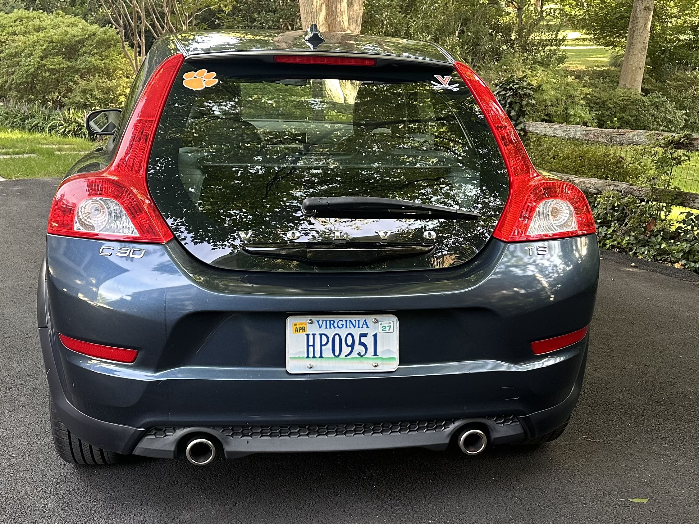 Used 2011 Volvo C30 T5 w/ Preferred Pkg FWD image 4