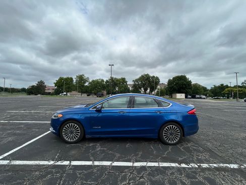 Used 2017 Ford Fusion Titanium FWD image 2